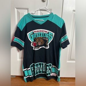 Mitchell & Ness Vancouver Grizzlies Shirt
